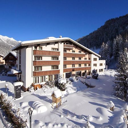 "Quality Hosts Arlberg" Hotel Garni Moessmer 장크트안톤암아를베르크 외부 사진
