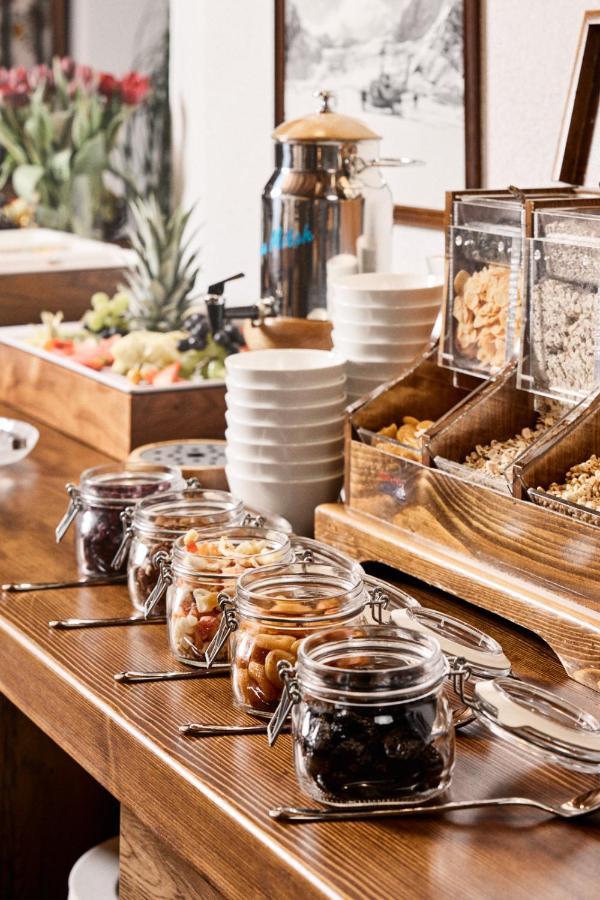 "Quality Hosts Arlberg" Hotel Garni Moessmer 장크트안톤암아를베르크 외부 사진