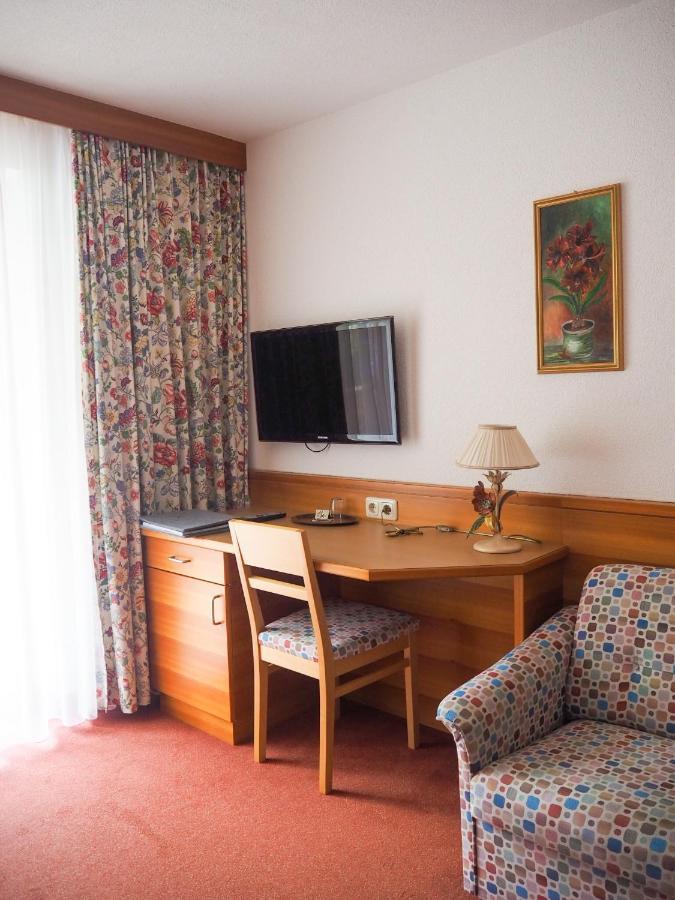 "Quality Hosts Arlberg" Hotel Garni Moessmer 장크트안톤암아를베르크 외부 사진