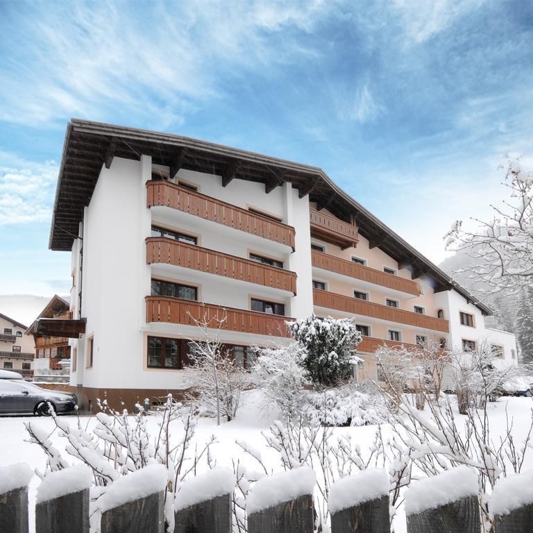 "Quality Hosts Arlberg" Hotel Garni Moessmer 장크트안톤암아를베르크 외부 사진