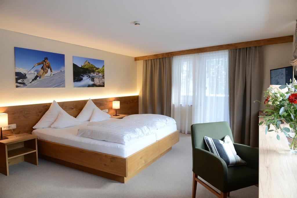 "Quality Hosts Arlberg" Hotel Garni Moessmer 장크트안톤암아를베르크 외부 사진