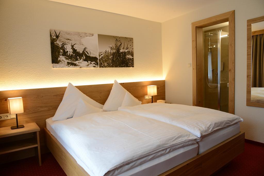 "Quality Hosts Arlberg" Hotel Garni Moessmer 장크트안톤암아를베르크 외부 사진