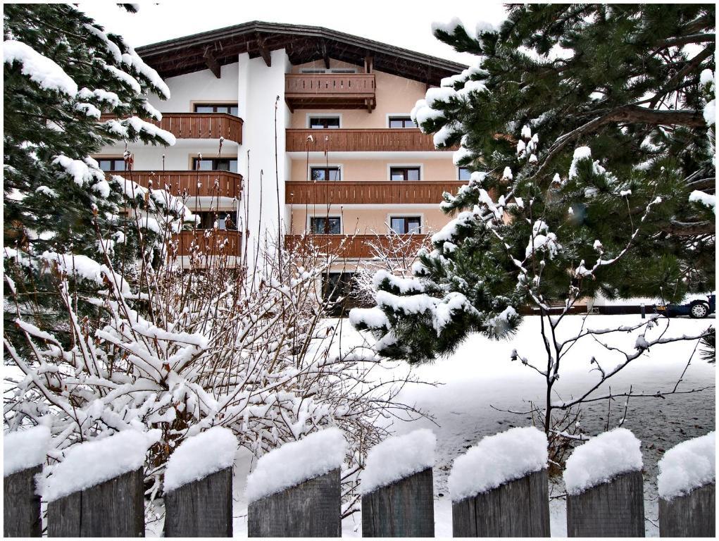 "Quality Hosts Arlberg" Hotel Garni Moessmer 장크트안톤암아를베르크 외부 사진