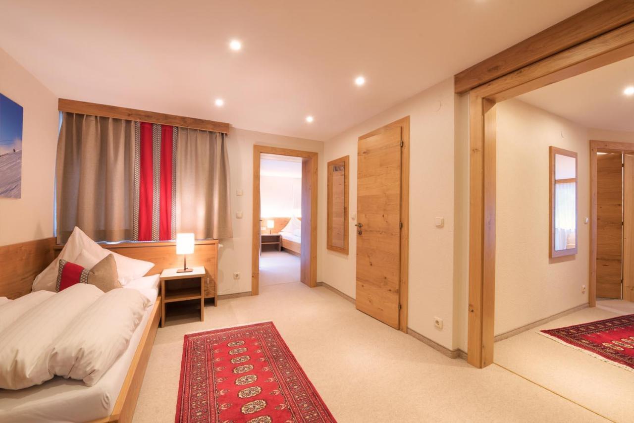 "Quality Hosts Arlberg" Hotel Garni Moessmer 장크트안톤암아를베르크 외부 사진